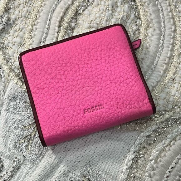 NWOT Fossil Pink Women's Wallet {flawed} - Picture 1 of 9
